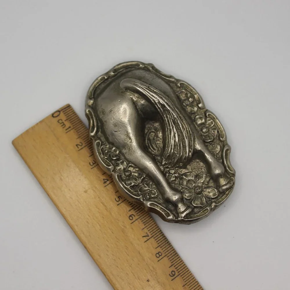 Vintage Horses' Butt Belt Buckle - Picture 2 of 4